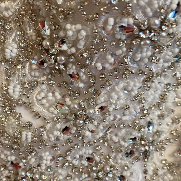 Sitters Midgley Haute Couture White Diamonds & a few pearls Wedding Dress size 6 - Picture 12 of 16